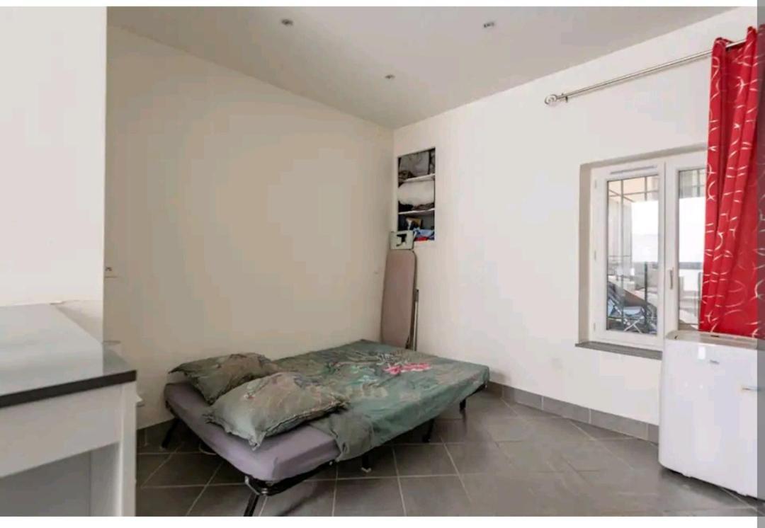 Appartement Studio Montélimar cosy, calme, NETFLIX +WIFI Extérieur photo