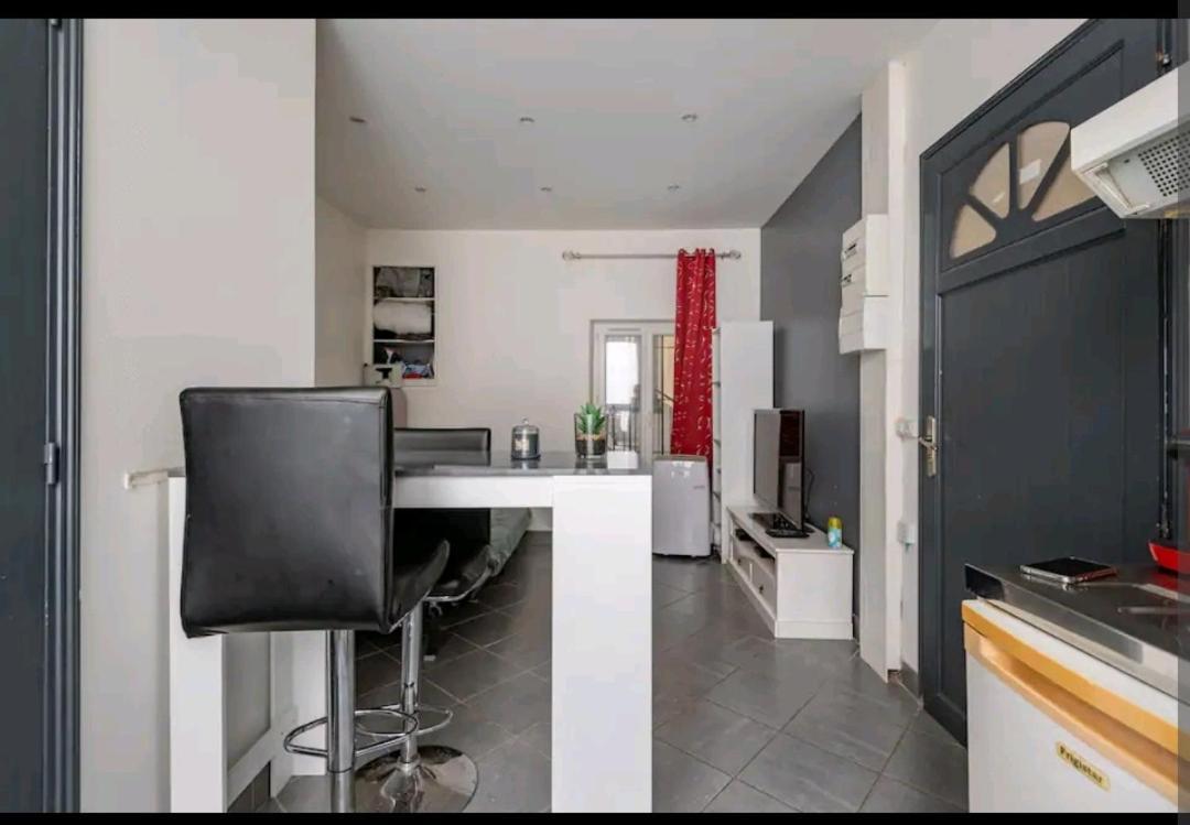 Appartement Studio Montélimar cosy, calme, NETFLIX +WIFI Extérieur photo
