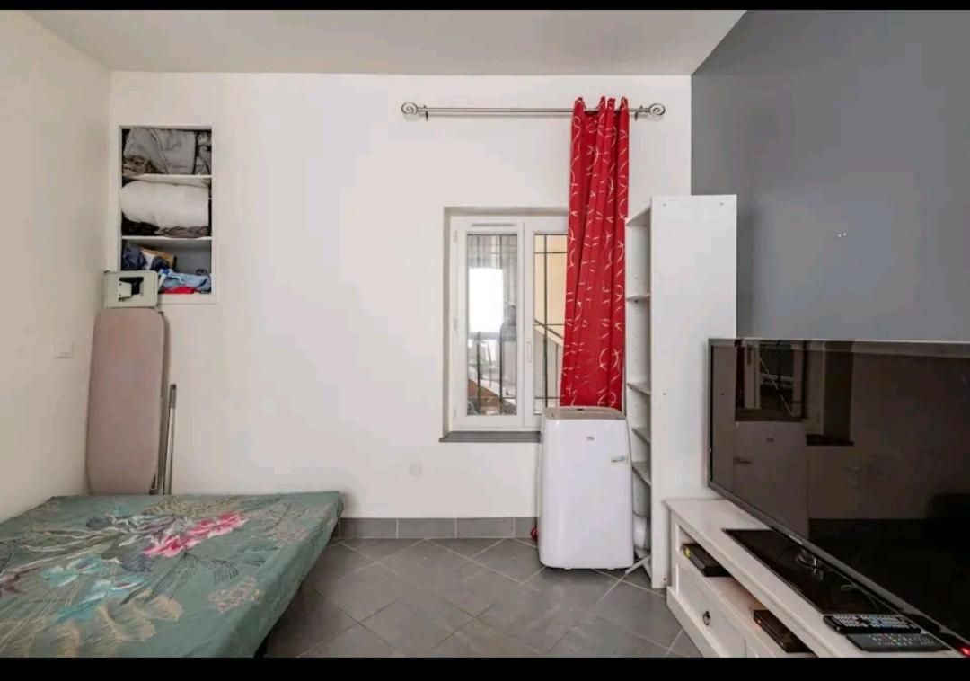 Appartement Studio Montélimar cosy, calme, NETFLIX +WIFI Extérieur photo